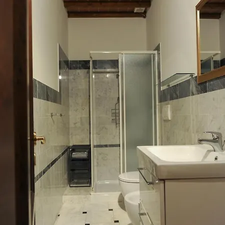 Apartamento In Front Of Palazzo Gucci *